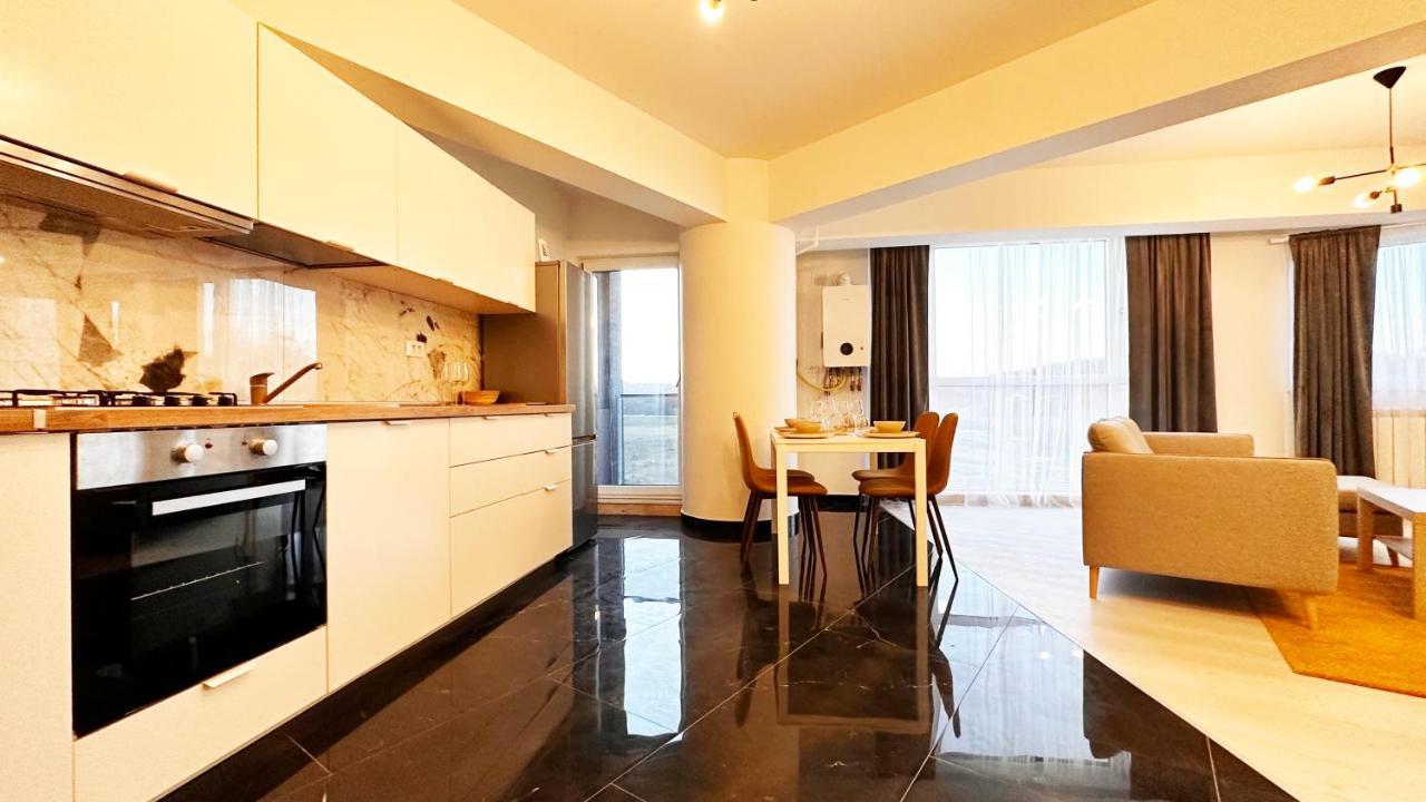 Cubrio Apartments Venetia Iasi Bagian luar foto