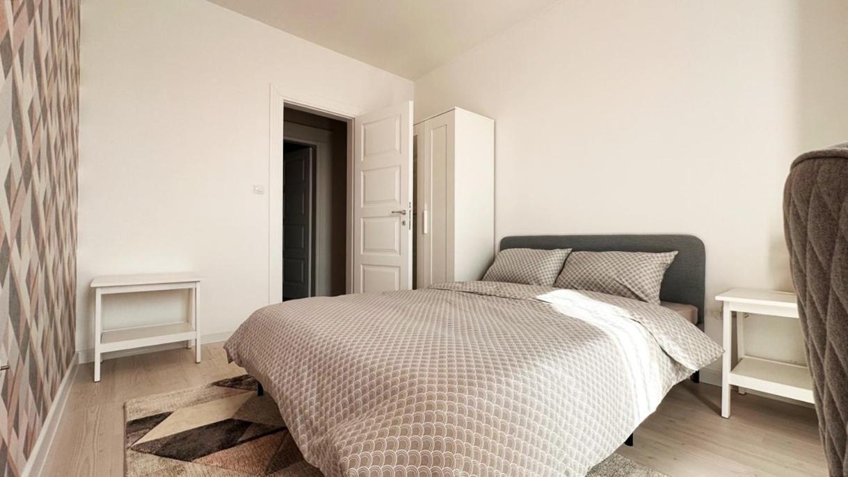 Cubrio Apartments Venetia Iasi Bagian luar foto